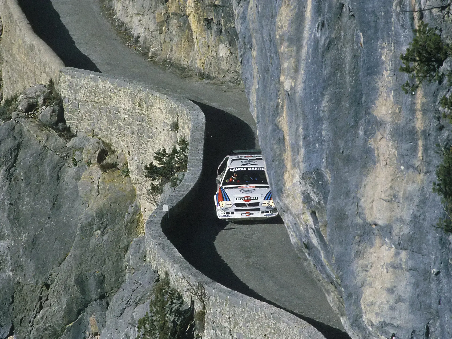 Chassis 215 on the way to winning the 1986 Rallye Monte-Carlo