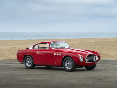 212 Inter Coupe — photograph