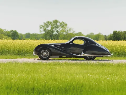 T150-C SS Teardrop Coupe by Figoni et Falaschi — photograph