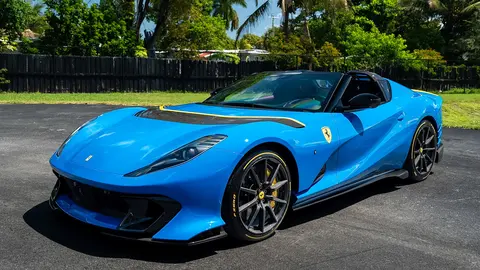 812 Competizione Aperta — photograph
