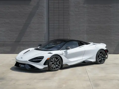 765LT Spider — photograph