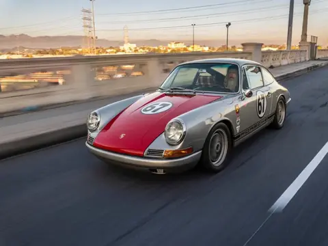 Chassis 6942S — photograph
