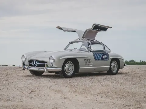 300 SL Gullwing — photograph