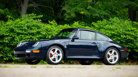 911 Carrera 4S — photograph