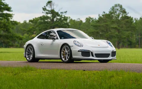 911 R — photograph