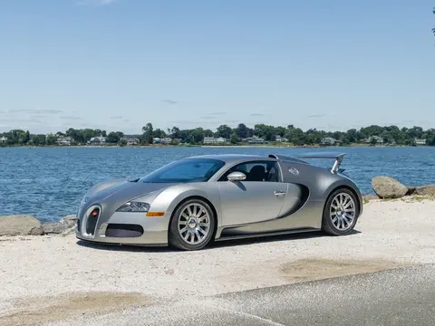 Veyron 16.4 — photograph